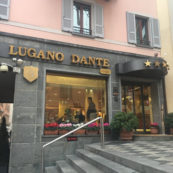 Foto diambil di Hotel Lugano Dante oleh Jelena S. pada 3/21/2017