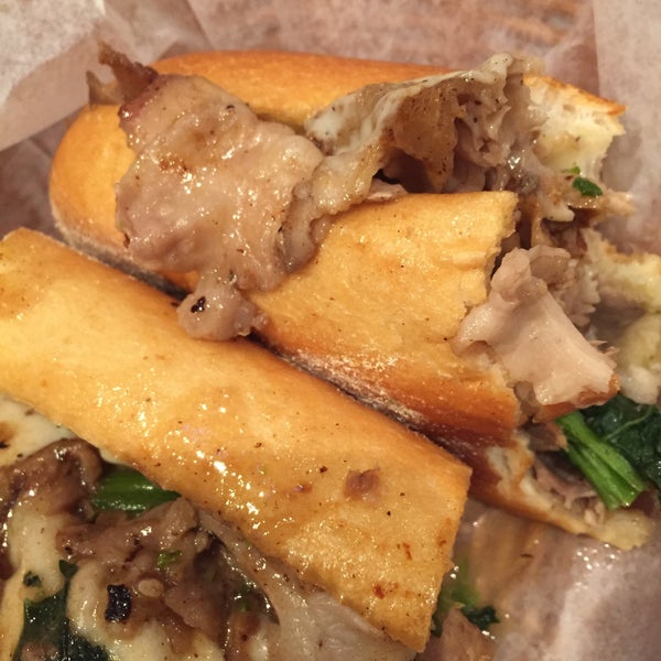 Foto scattata a Campo&#39;s Philly Cheesesteaks da Anthony D. il 7/30/2016