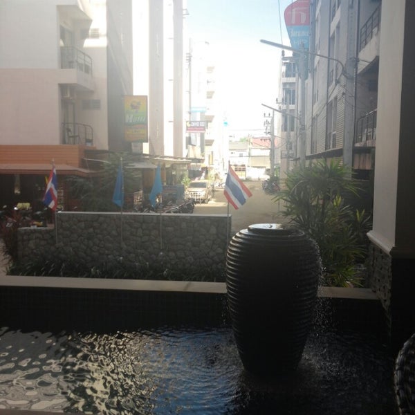 Das Foto wurde bei Andakira Hotel Phuket von 선화 이. am 8/26/2013 aufgenommen
