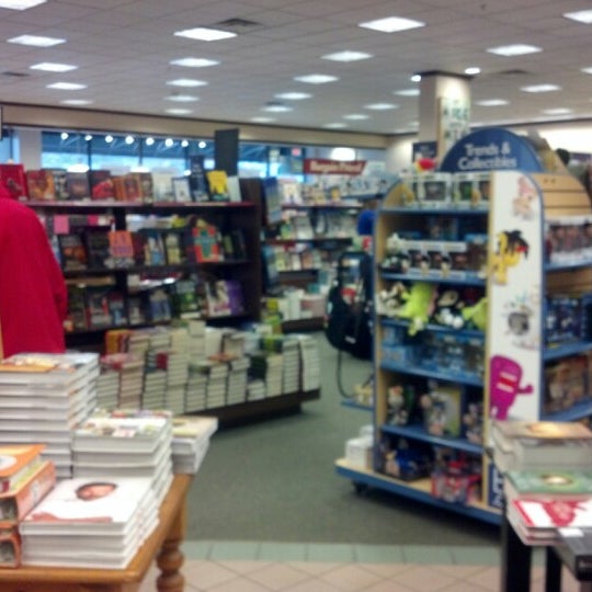 Photos At Barnes Noble Rain Tree 19 Tips