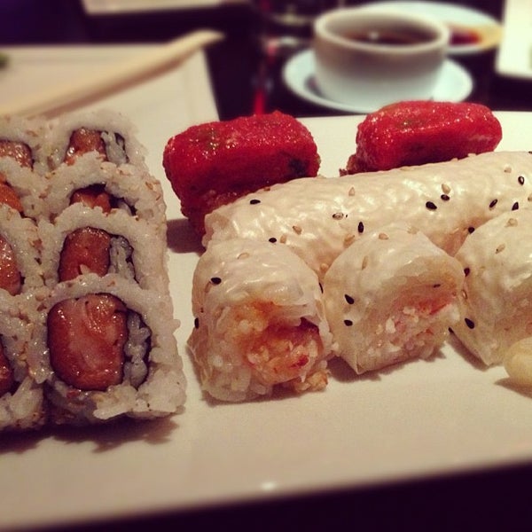 10/9/2012 tarihinde Jonathan F.ziyaretçi tarafından Koi Restaurant'de çekilen fotoğraf