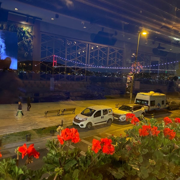 รูปภาพถ่ายที่ Taş Kahve Cafe &amp; Restaurant โดย Gonca Y. เมื่อ 4/28/2022