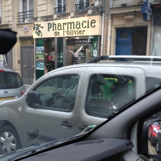 11/7/2012 tarihinde Majesteziyaretçi tarafından Pharmacie Monge'de çekilen fotoğraf