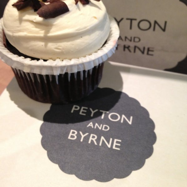 รูปภาพถ่ายที่ Peyton and Byrne โดย Security A. เมื่อ 10/18/2013