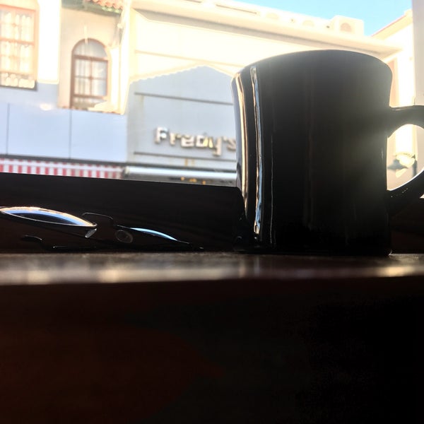 Foto tirada no(a) KAFFÉ Coffee Shop por Gizem A. em 12/6/2017