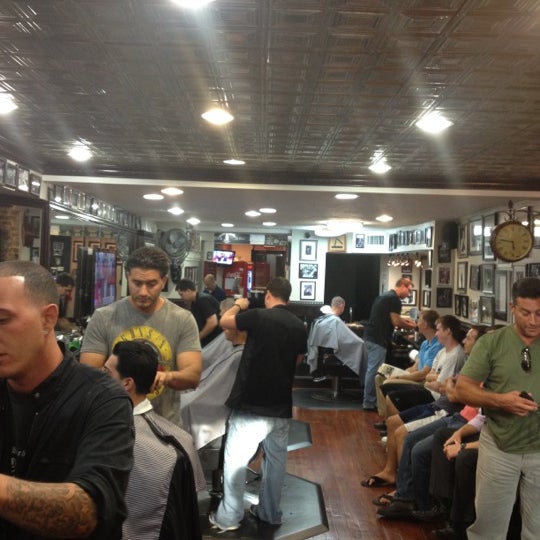 Photo prise au Boston Barber &amp; Tattoo Co. par Boston Barber &amp; Tattoo Co. le10/9/2012