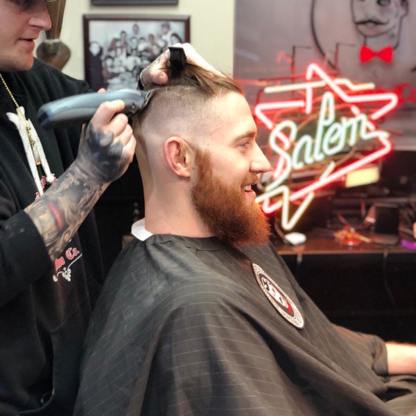 Foto tomada en Boston Barber &amp; Tattoo Co.  por Boston Barber &amp; Tattoo Co. el 2/8/2018