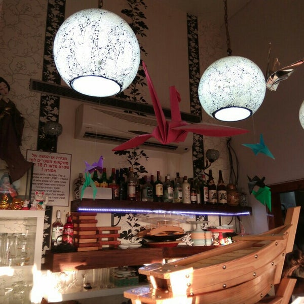 7/9/2016 tarihinde Anton B.ziyaretçi tarafından Tampopo - Sushi Bar'de çekilen fotoğraf