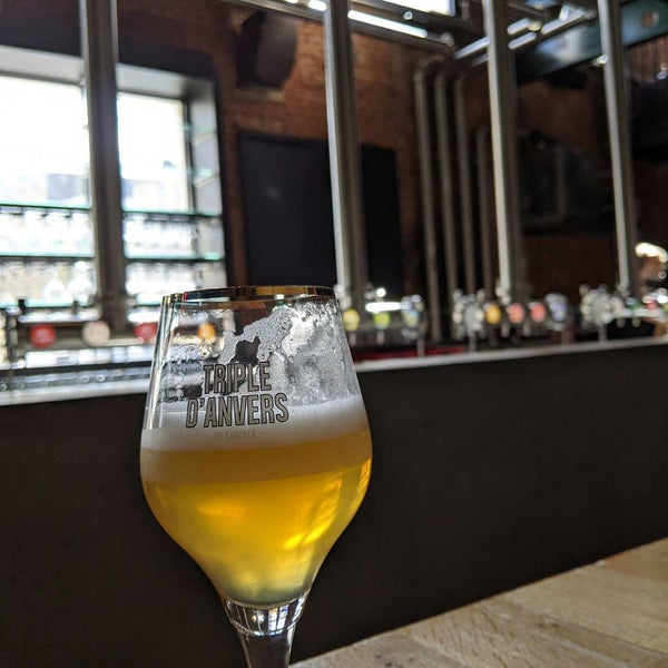 8/27/2021 tarihinde Kris W.ziyaretçi tarafından De Koninck - Antwerp City Brewery'de çekilen fotoğraf