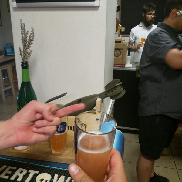 Foto diambil di Be Hoppy Cervezas Especiales oleh Kris W. pada 7/12/2018