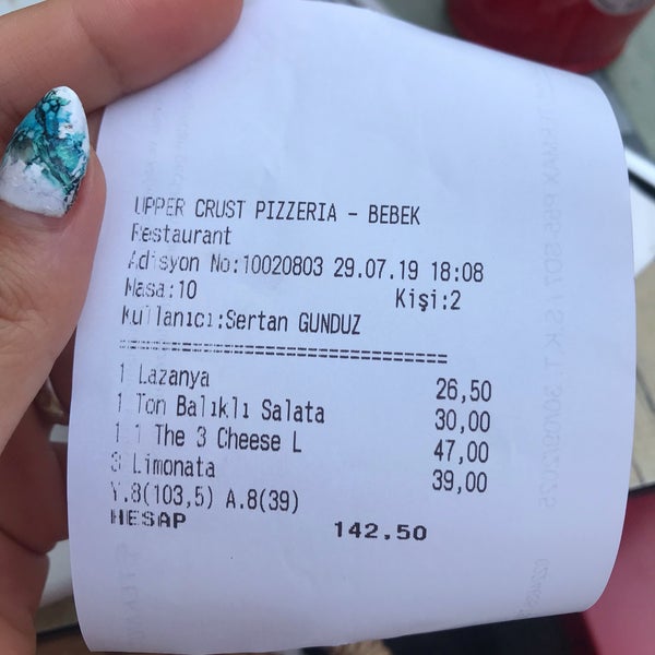 Pizza, lazanya ve salata gayet guzeldi, fakat menudeki fiyatlar bize sunulan hesaptan daha azdı. Mesela aldığımız pizzanın fiyatı menüde 40tl, lazanya 18,5tl Gördüğünüz gibi hesap 👇🏻😡