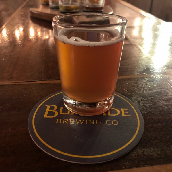 Das Foto wurde bei Burnside Brewing Co. von Salvatore L. am 10/9/2018 aufgenommen