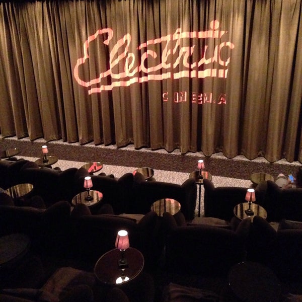 Foto tirada no(a) Electric Cinema por Dani D. em 6/6/2015
