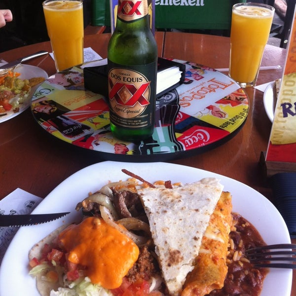 Foto diambil di Totopos Gastronomia Mexicana oleh Marcelo P. pada 5/17/2013