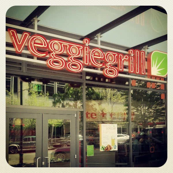 Photo prise au Veggie Grill par Eric &#39;Otis&#39; S. le5/2/2013