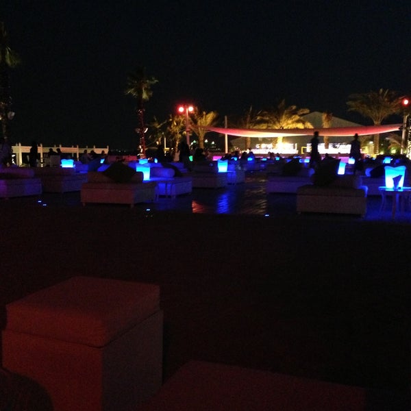 Photo taken at WHITE Beach Dubai by Fahad 🐆 on 5/7/2013