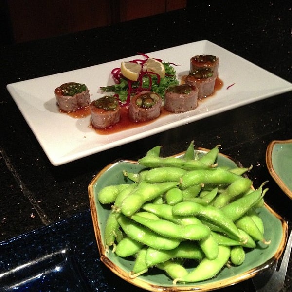 Foto diambil di Shinto Japanese Steakhouse &amp; Sushi Bar oleh Bill W. pada 10/4/2013