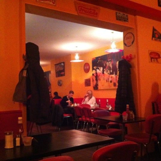 11/18/2012 tarihinde Nataliya L.ziyaretçi tarafından Chong&#39;s Diner'de çekilen fotoğraf