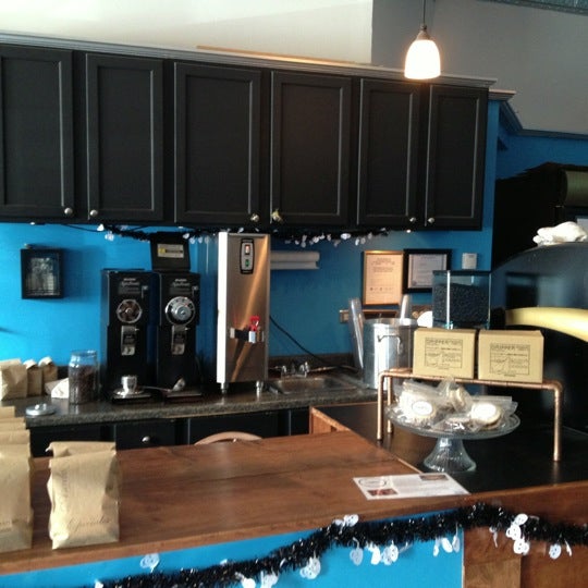 Foto diambil di Asado Coffee Co oleh John C. pada 10/28/2012