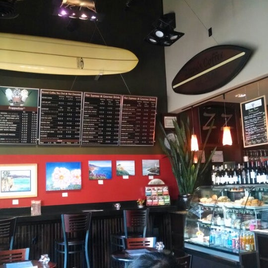 รูปภาพถ่ายที่ Zizzo&#39;s Coffeehouse &amp; Wine Bar โดย S L. เมื่อ 3/15/2014