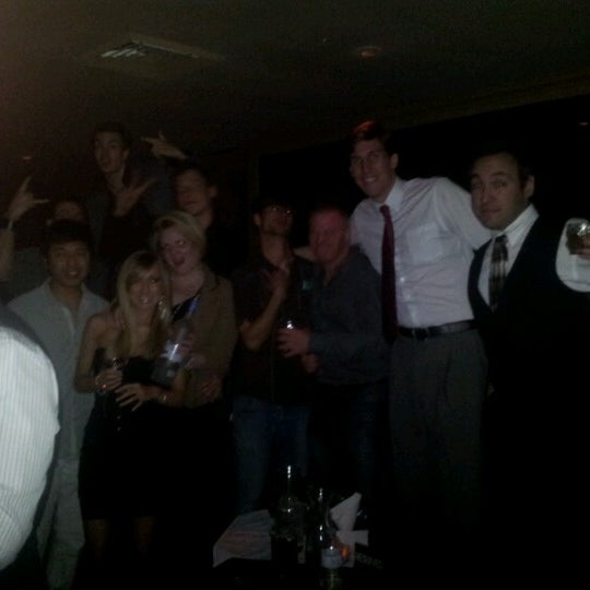 Foto tomada en UROPA Nightclub &amp; Lounge  por Hillary (Maliceon) M. el 11/22/2012