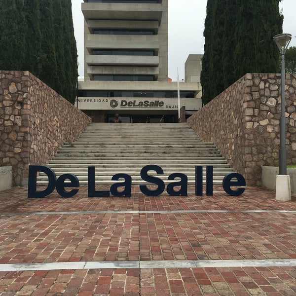 Photo taken at Universidad De La Salle Bajío by Ale B. on 8/24/2016