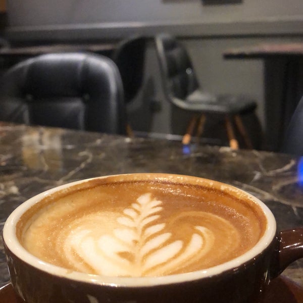 รูปภาพถ่ายที่ Two Cups Coffee โดย 🌸 Ella🌸 เมื่อ 10/29/2019