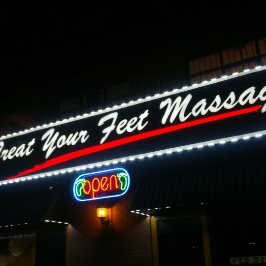 10/12/2012にSekou L.がTreat Your Feet Doravilleで撮った写真