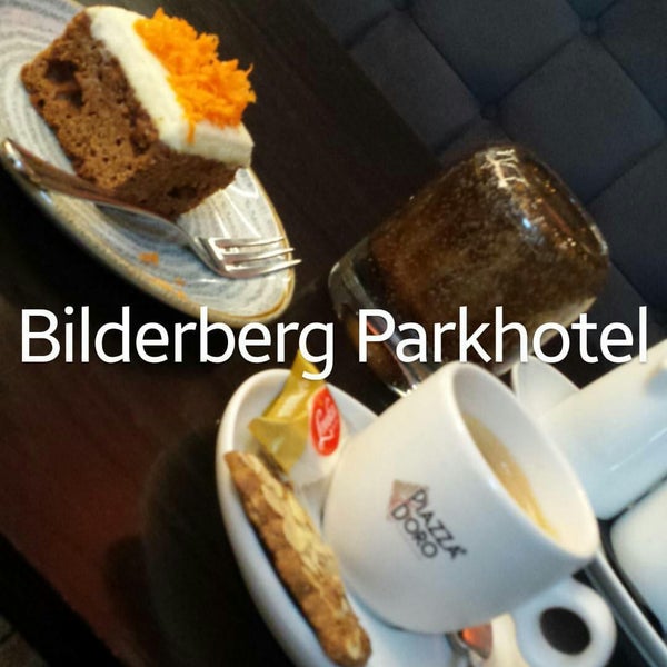 Bij het Bilderberg Parkhotel voor een "koffiemomentje" van ovmiles. Koffie met een "Bilderbergje". De ruimte is netjes en het personeel is vriendelijk. Jammer alleen dat je alsnog €4,95 betaalt
