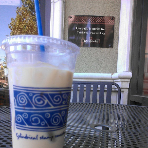 5/12/2013 tarihinde Michael G.ziyaretçi tarafından Peet&#39;s Coffee &amp; Tea'de çekilen fotoğraf