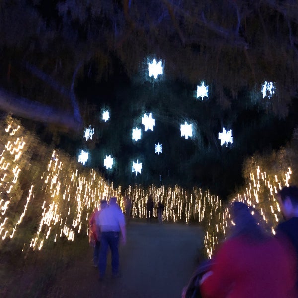 Das Foto wurde bei Bellingrath Gardens and Home von Ryan L. am 12/1/2019 aufgenommen