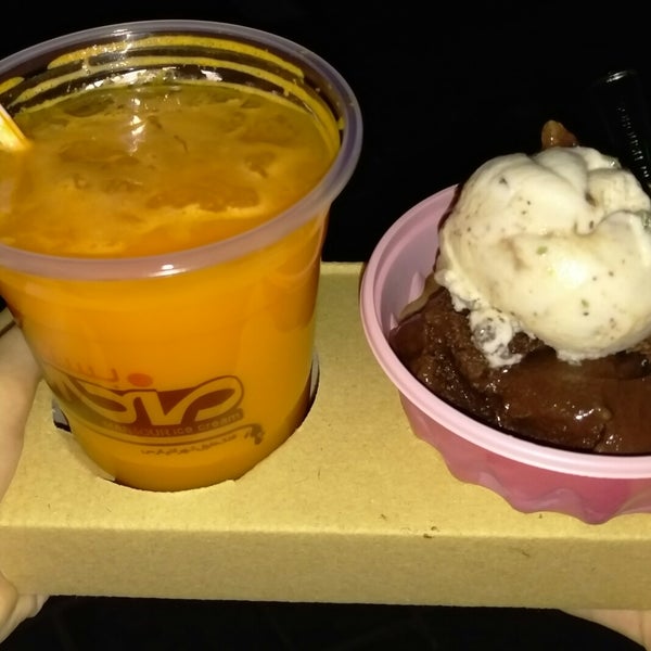 Mansour Ice Cream and Juice Bar آبمیوه و بستنی منصور Ice Cream