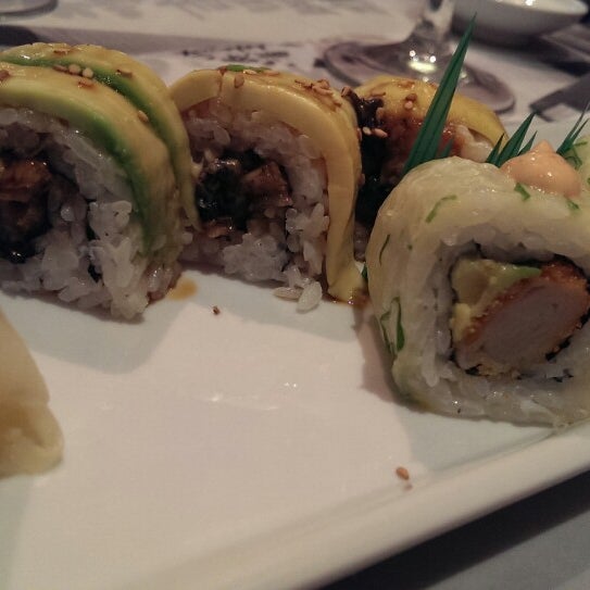 Das Foto wurde bei Sushi Nomi von Cristina R. am 7/2/2014 aufgenommen