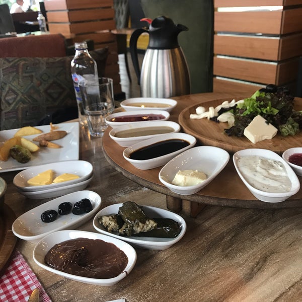 Foto scattata a Boss Man Cafe&amp;Restaurant da ÇıLGIN 👑 SeDAt . il 8/9/2020