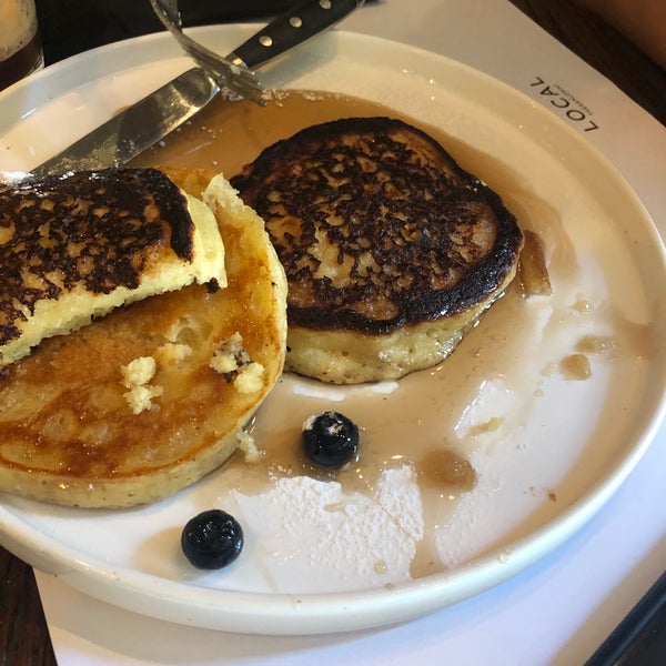 Used to like the food, but today it took them 45 minutes to serve brunch, and we got burned pancakes. This year food quality has gone down, service is not bad, but not attentive. I don’t recommend it