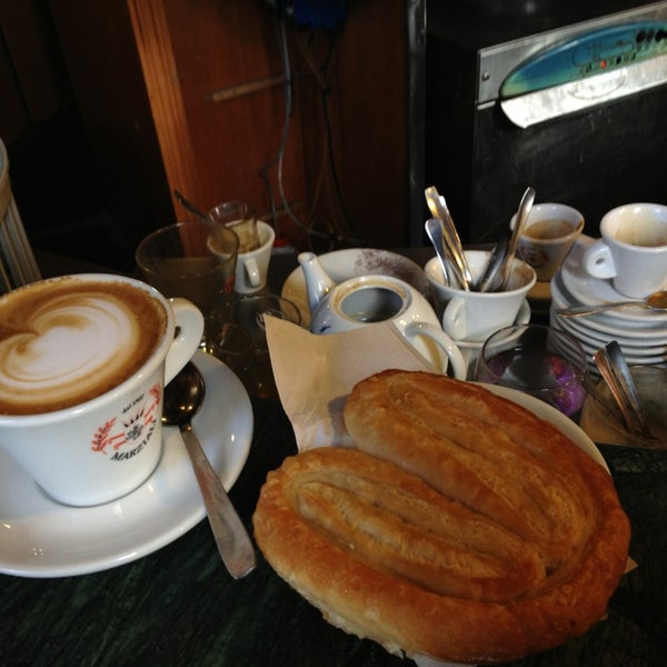 Foto tirada no(a) Caffé Degli Angeli por Wesley S. em 2/1/2013
