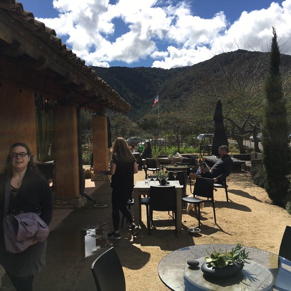 Photos At Georis Winery Tasting Room 12 Tips