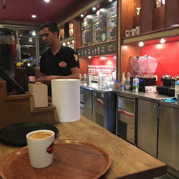 8/16/2019にEmrahがShooter&#39;s Coffeeで撮った写真