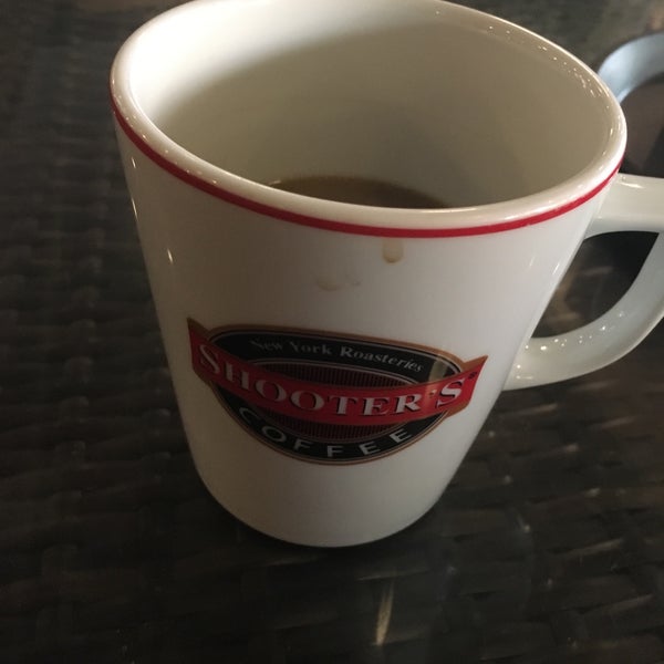 6/25/2019にEmrahがShooter&#39;s Coffeeで撮った写真