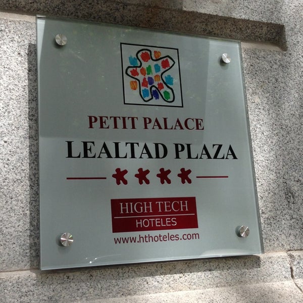 Снимок сделан в Hotel Petit Palace Lealtad Plaza пользователем Emilio C. 4/27/2013