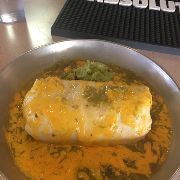 Снимок сделан в Carlito&#39;s Burritos пользователем Jose V. 4/19/2017