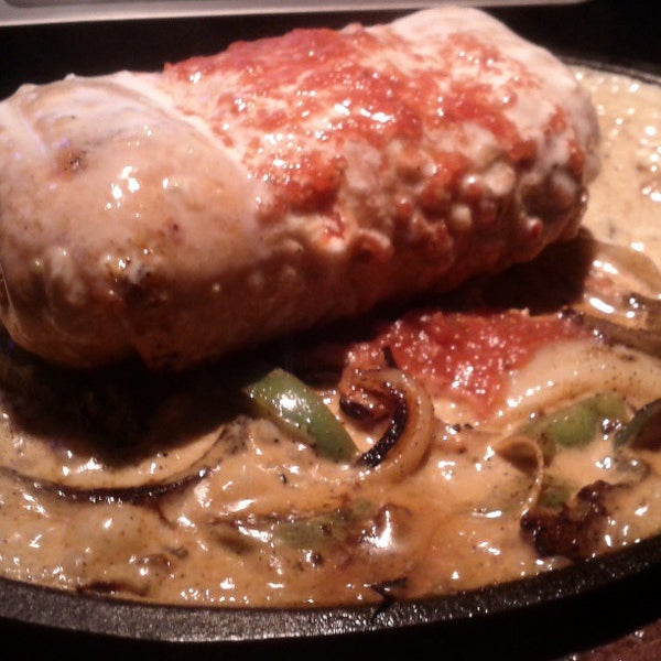 Снимок сделан в Brinco&#39;s Mexican Grill &amp; Cantina пользователем Nate J. 4/12/2013