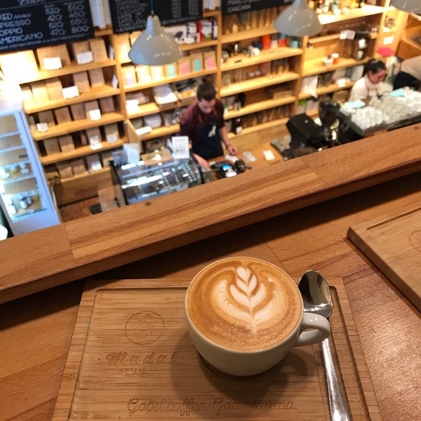 Foto tomada en Madal Cafe - Espresso &amp; Brew Bar  por Maria D. el 4/11/2017