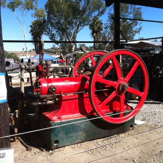 10/28/2012에 Curt E.님이 Antique Gas &amp; Steam Engine Museum에서 찍은 사진