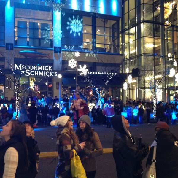 Snowflake Lane (Now Closed) Street Fair in Bellevue