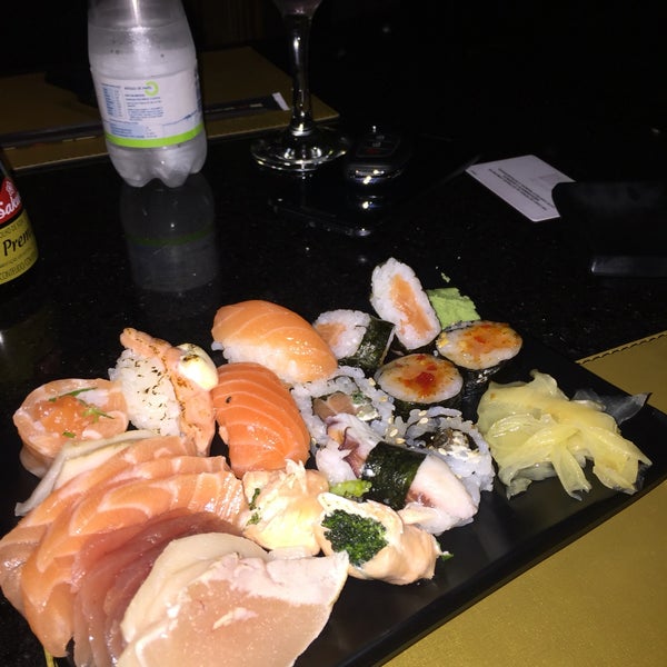 Foto tirada no(a) Mokai Sushi Lounge Bar por ᴡ M. em 9/3/2016
