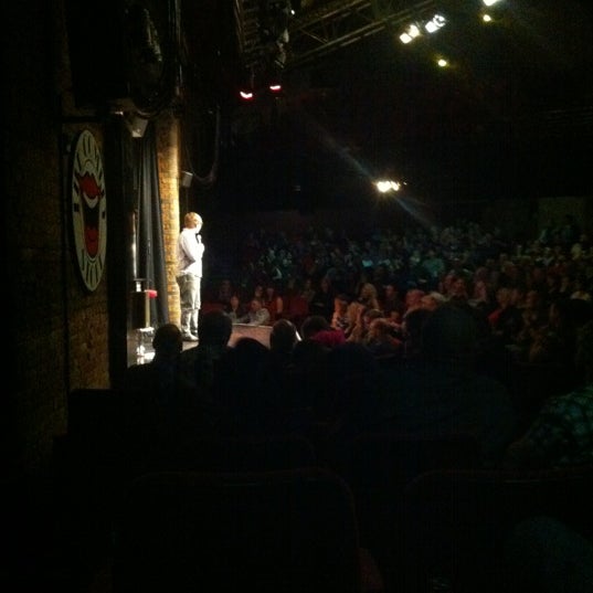 รูปภาพถ่ายที่ The Comedy Store โดย Jon B. เมื่อ 11/3/2012