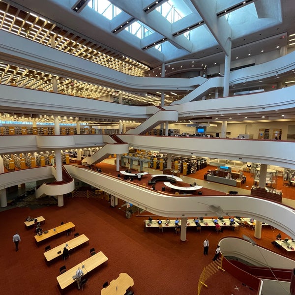 Photo taken at Toronto Public Library - Toronto Reference Library by fred p. on 8/19/2021