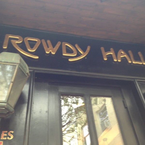 รูปภาพถ่ายที่ Rowdy Hall โดย Andrew B. เมื่อ 8/12/2013