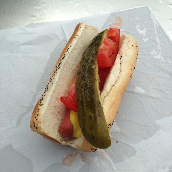 Foto diambil di Kim &amp; Carlo&#39;s Chicago Style Hot Dogs oleh Jason K. pada 9/11/2013